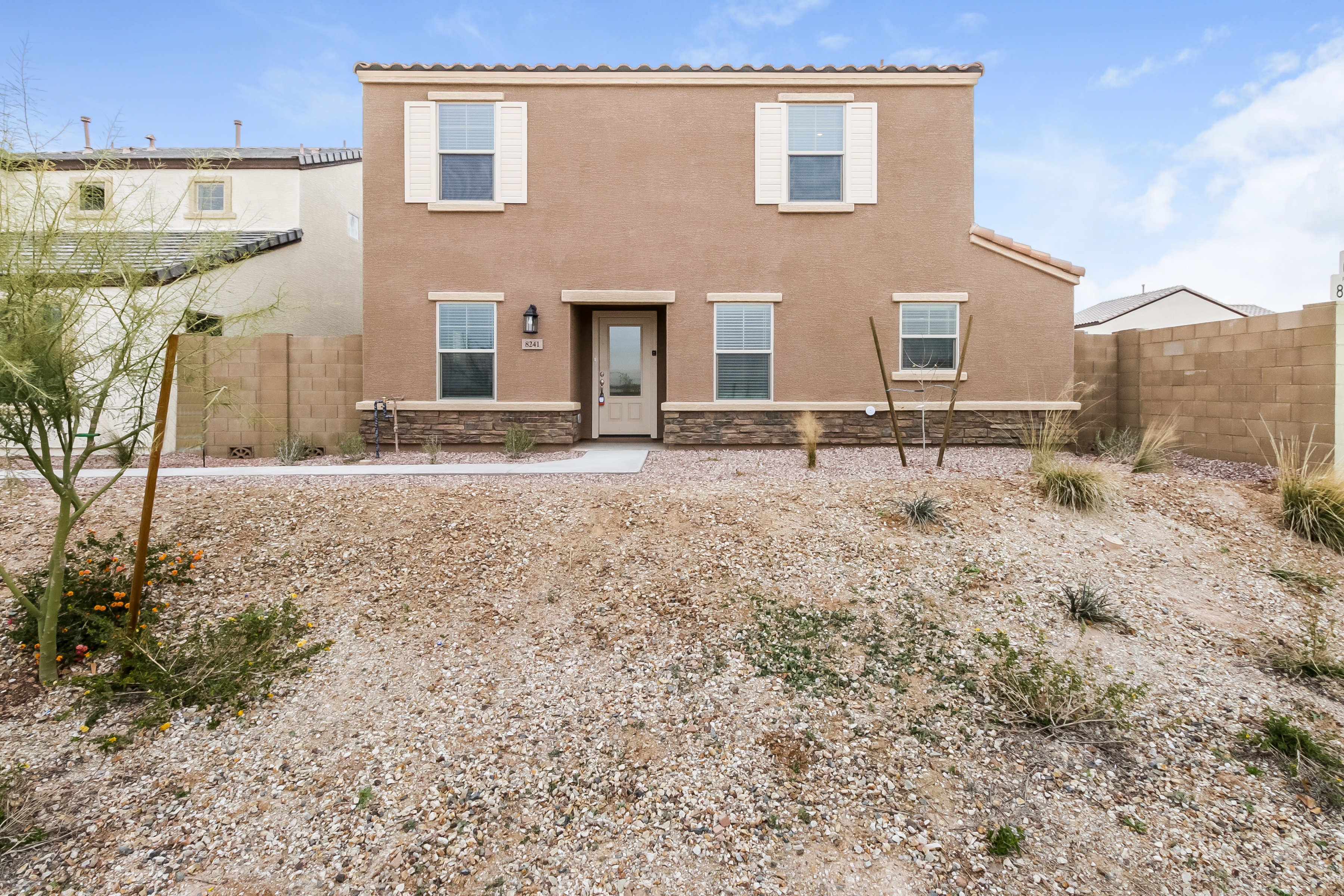 8241 W Albeniz Pl Phoenix, AZ 85043